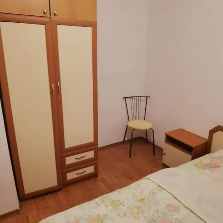 гарсониера *
