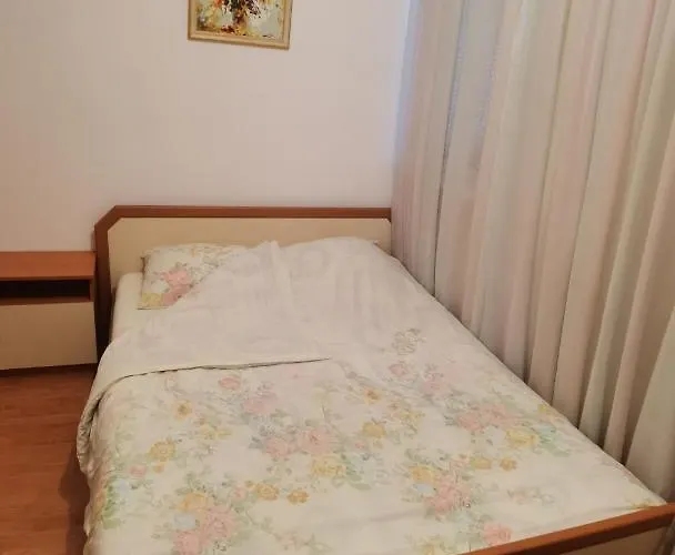 гарсониера * סטרה זגורה