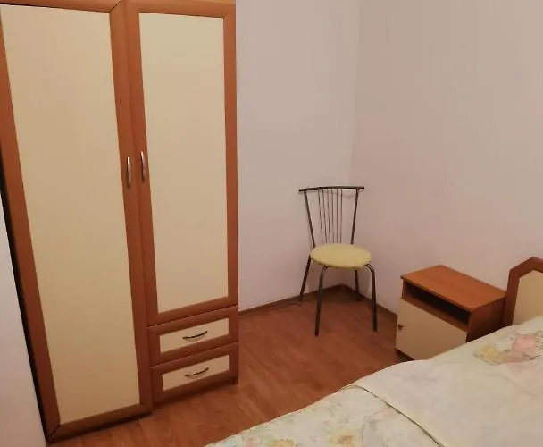 гарсониера *